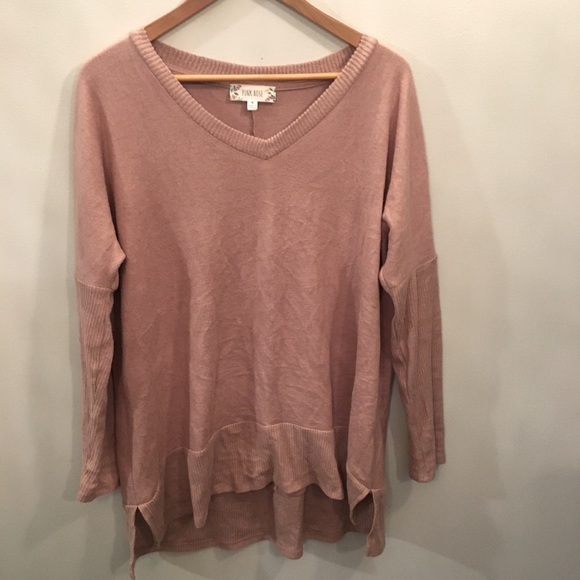 🛍️3 for $50 Pink Rose LightV-neck Sweater - Picture 1 of 4